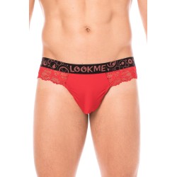 String rouge en dentelle délicate 